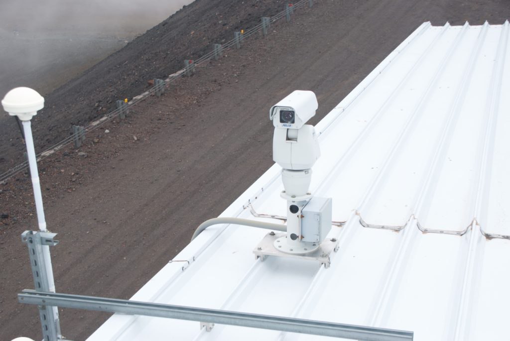 Cameras-mounted-rooftop-Gemini-Hawaii